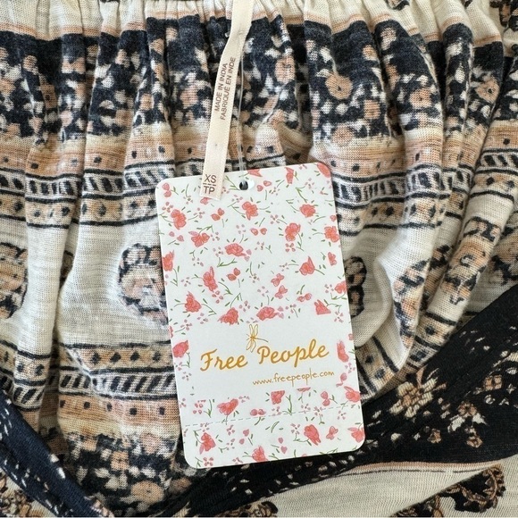 Free People Paisley Tee Shirt Blouse Black Brown XS - Picture 12 of 14